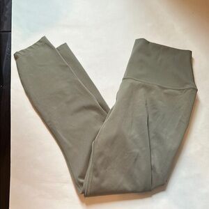 Varley Sage Green Activewear yoga pants
